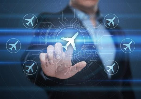 企业技术旅行与飞机的运输概念环球-101148255-768x461